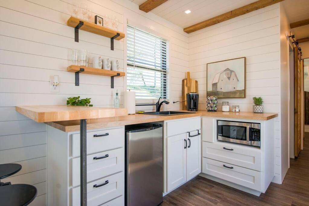 Container Home With Rooftop Views And Pickleball-Pecan Grove Bellmead Dış mekan fotoğraf