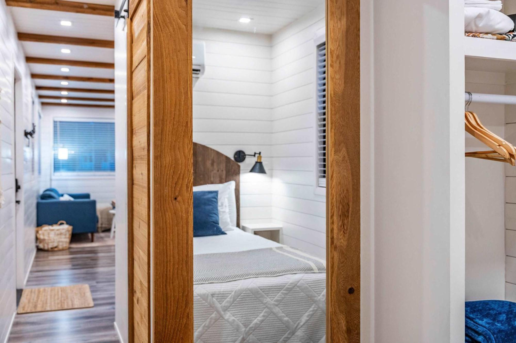 Container Home With Rooftop Views And Pickleball-Pecan Grove Bellmead Dış mekan fotoğraf